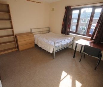 4 beds available in Durham - fully furnished, all-inclusive rent - Photo 2