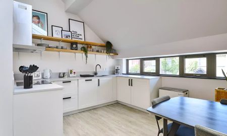 Bedroom Bronze (Shared Bathroom 12) - Photo 4