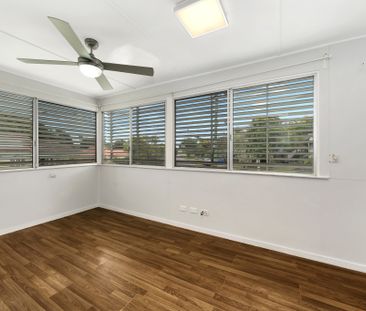 Peaceful Residence amongst Parkland - Photo 2