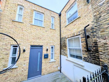 2 bedroom terraced house to rent - Photo 2