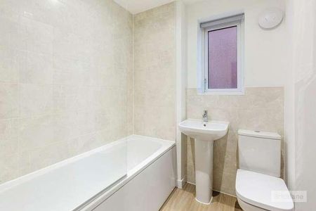 Mostyn Street, Wellingborough, Northants, NN8 - Photo 4