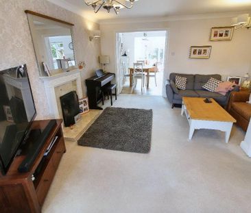 3 bedroom detached house to rent - Photo 2