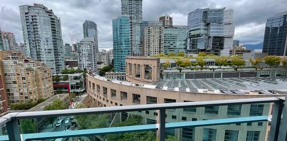 High Floor in a high rise apartment at the centre of Yaletown - Photo 2