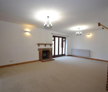 5 bedroom detached house to rent - Photo 3