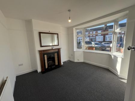3 bedroom end of terrace house to rent - Photo 4