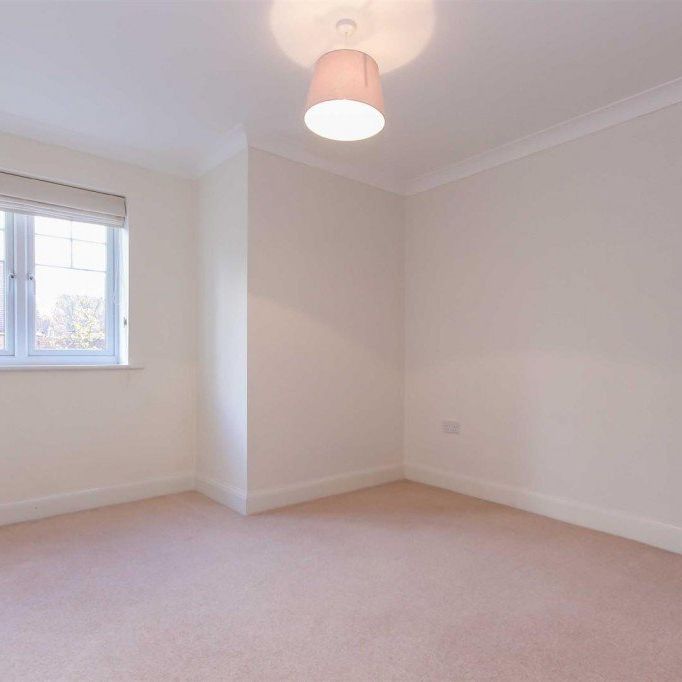 White Horse House, Wolage Drive, Wantage - Photo 1