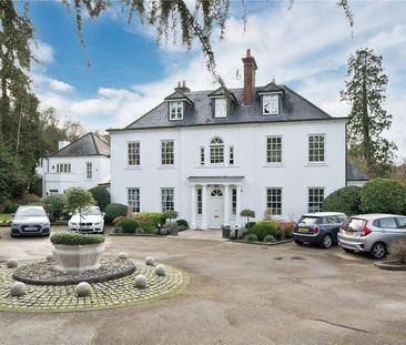 A charming first floor two bedroom apartment in Ascot. - Photo 1