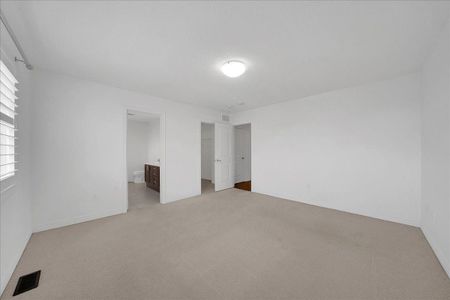 For Lease - 17 Fortis Crescent, Bradford West Gwillimbury, Ontario - Photo 3