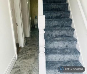 4 bedroom terraced house to rent - Photo 4