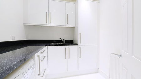 4 bedroom apartment to rent - Photo 2