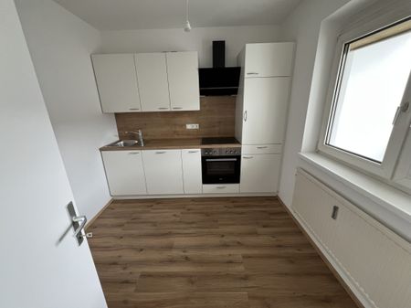 Bruck. Goethestraße - 3 (2 SZ) Zimmerwohnung mit Loggia ... Erstbezug nach Sanierung - Photo 3