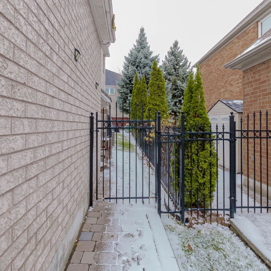 For Lease - 2257 Manor Hill Drive, Mississauga, Ontario - Photo 1
