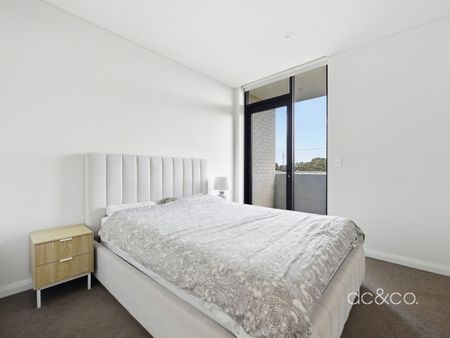 Spacious Modern Living in the Heart of Rouse Hill - Photo 2