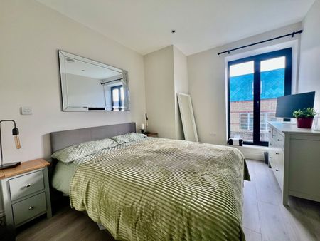 2 Bed Penthouse, Norwood Road, SE27 - Photo 5