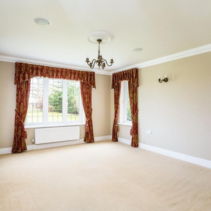 4 bedroom detached house to rent - Photo 1