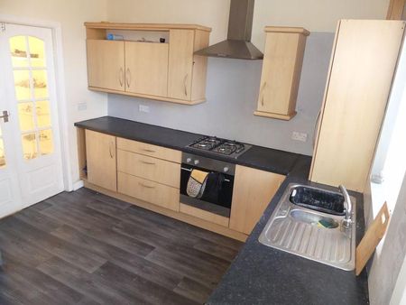 2 bedroom terraced house to rent - Photo 3