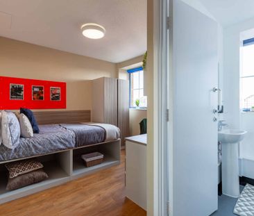 Silver Ensuite - Photo 3