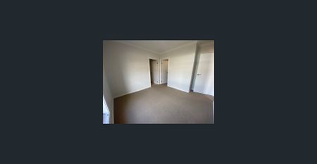 Four Bedroom Delightful Home - Photo 3