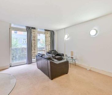 Moore House, Docklands, E14 - Photo 1