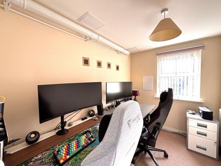 2 bedroom apartment to rent - Photo 4