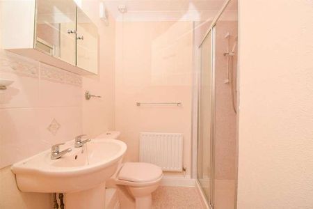 Riverside Close, Laverstock, Salisbury, SP1 - Photo 2