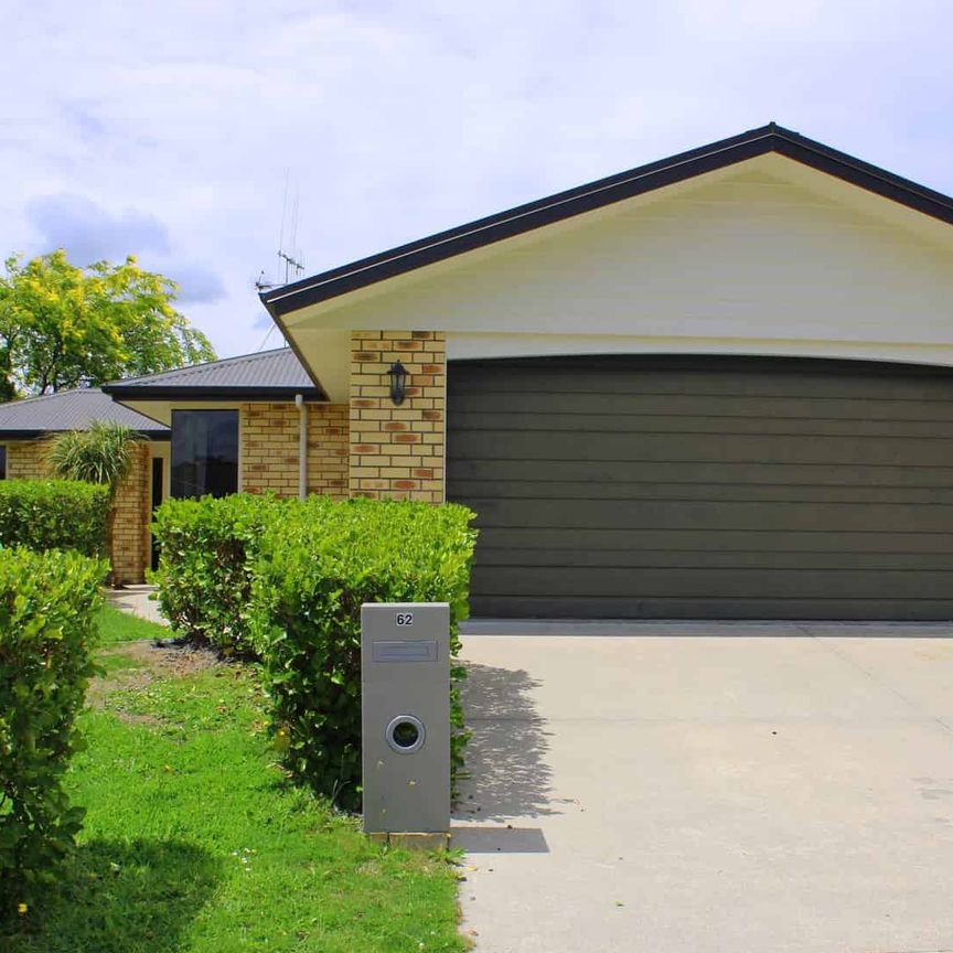 62 Barrington Drive - Photo 1