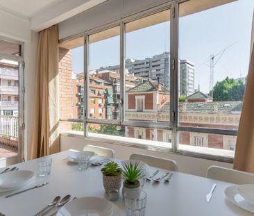 Large room in calle Quintana - Photo 6