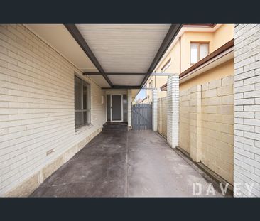 33 Gwenyfred Road, Kensington, WA 6151 - Photo 1