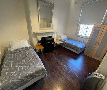 Chippendale - Photo 6
