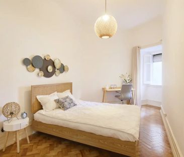 Room in a shared 10-bedroom apartment for rent in Lisbon, perfect for professionals - Foto 4