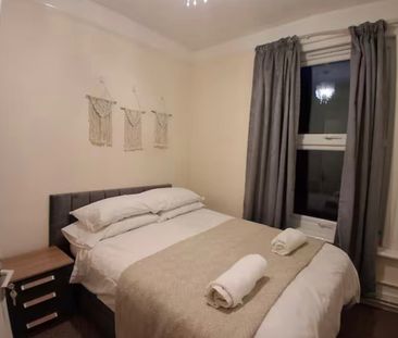 Room in a Shared Flat, Landguard Rd, SO15 - Photo 1