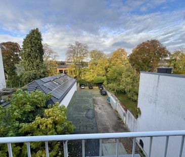 Renovierte 2 Zi-Wohnung in Top-Lage | Balkon, neue EBK uvm. - Photo 1
