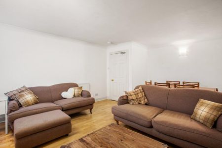 3 bedroom flat to rent - Photo 3