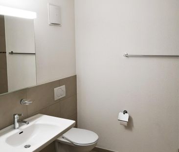 Schöne 4.5 Zimmerwohnung in Flurlingen zu vermieten in der Nähe des... - Photo 3