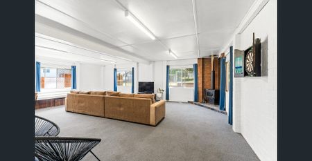 Charming Mount Lofty Home - Photo 4