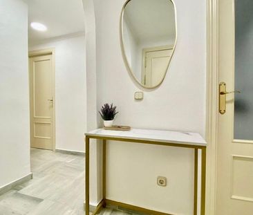 Luxury Apartment for rent in The Golden Mile, Marbella, Andalusia - Photo 5