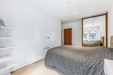 A one bedroom luxury apartment with balcony located in the prestigious Dickens Yard development by St George. - Photo 2