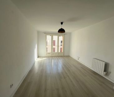 Location Appartement 3 pièces 54m² MARSEILLE 5ème - Photo 2