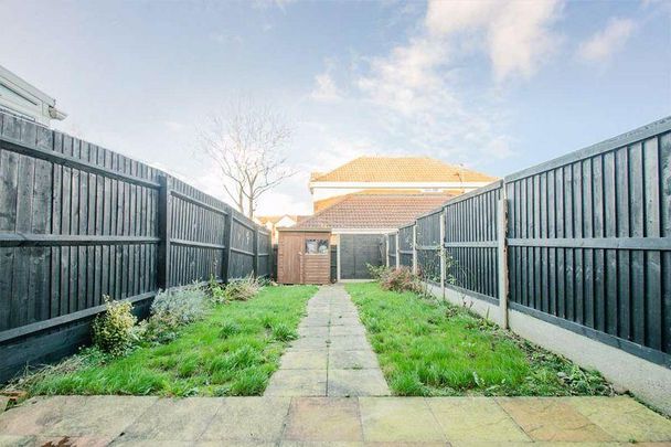 2 bedroom terraced house to rent - Photo 1