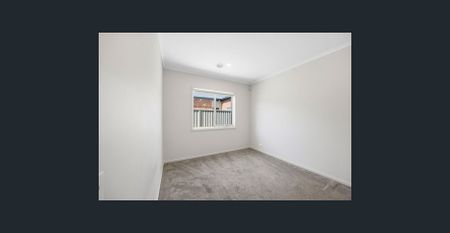 Modern three-bedroom townhouse minutes from the CBD - Photo 3