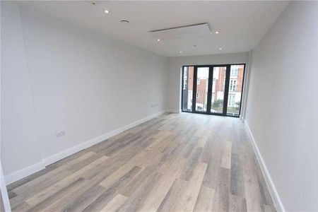 London Road, Hadleigh, Benfleet, Essex, SS7 - Photo 2