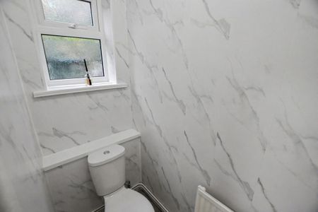 3 bedroom end of terrace house to rent - Photo 4