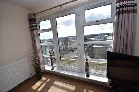 2 bedroom flat to rent - Photo 3