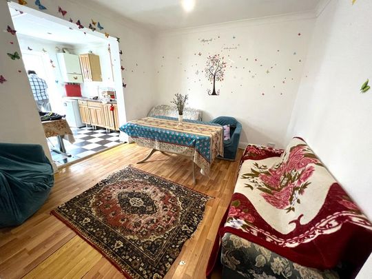 4 bedroom semi-detached house to rent - Photo 1