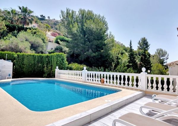 Villa for rent in Cumbre del Sol with 5 bedrooms