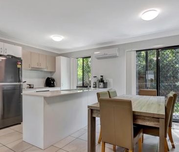 Modern 3-Bedroom Townhouse in a Convenient Dinmore Location - Photo 3