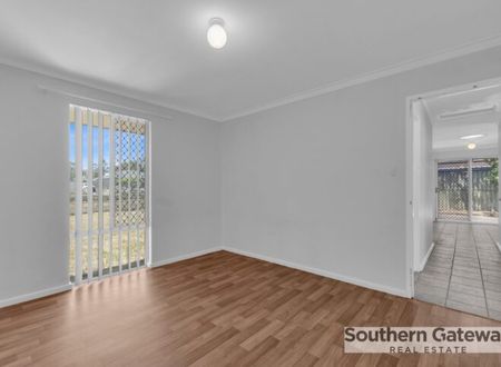 3x1 HOME IN CONVENIENT LOCATION - Photo 2