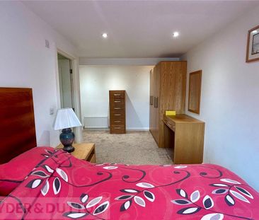 2 bedroom apartment to rent - Photo 6