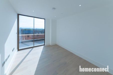 3 bedroom flat to rent - Photo 4