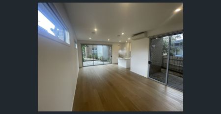 THREE BEDRROM TOWNHOUSE - Photo 3